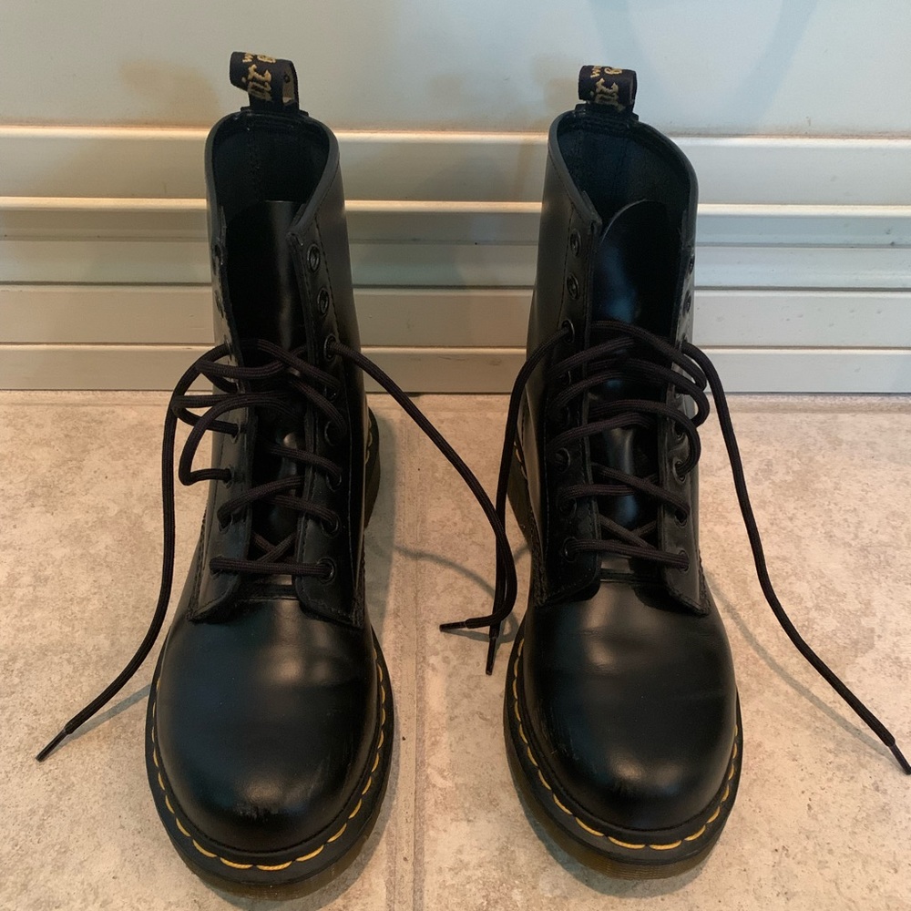 Barely worn Dr. Martens 1460 Black Airwair